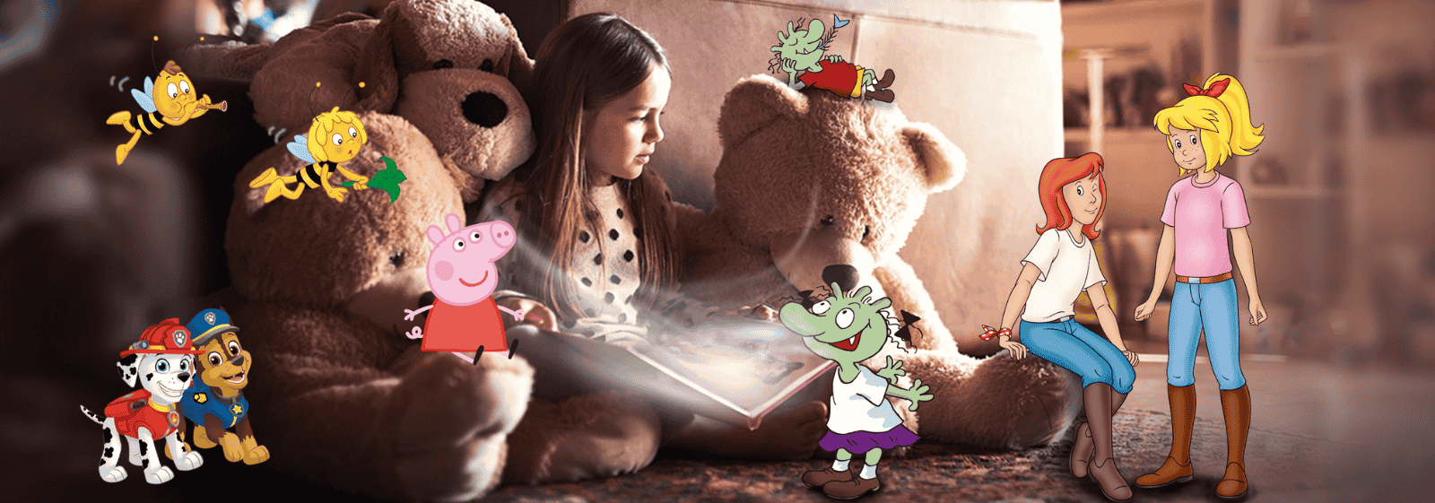 Ein Mädchen sitzt mit geöffnetem Buch im Schoß vor einem großen Teddybär. Drumherum sieht man bekannte Kinderhelden wie Bibi & Tina, Peppa Wutz, die Olchis, Biene Maja und die Paw Patrol